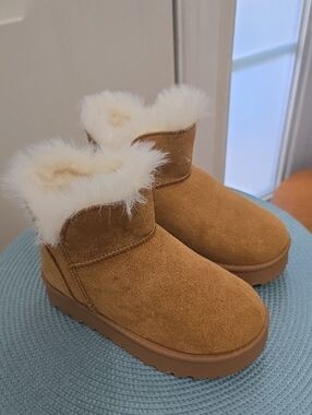 POP Brand Girl's Tan Plush-Lined Winter Boots Size 13